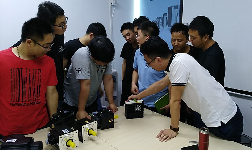 科源自動(dòng)化全員參與公司組織的通訊協(xié)議培訓(xùn)